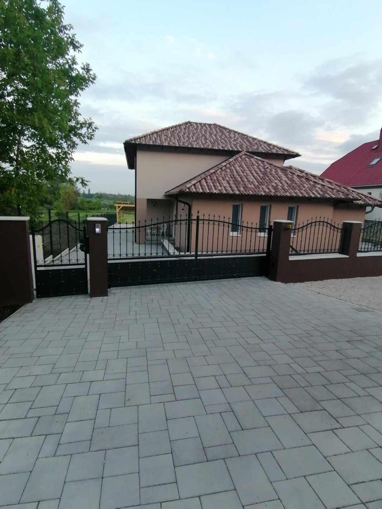 Villa Leona เจเนชดิแอช ภายนอก รูปภาพ